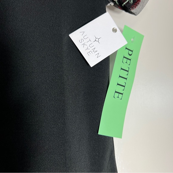 Autumn Skye Black Top With Embroidered Floral/Mesh Detail Petite Small SP NWT - Picture 5 of 7